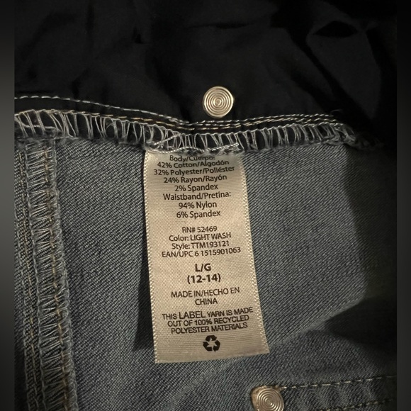 TIME AND TRU Maternity Ripped Jeans (12-14) - Picture 10 of 10